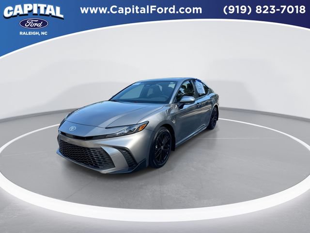 Used 2025 Toyota Camry SE FWD image 4