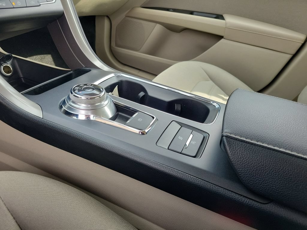 Certified 2020 Ford Fusion SE FWD image 29