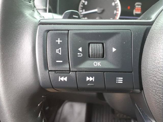 Used 2024 Nissan Pathfinder SV w/ Black Appearance Package AWD/4WD image 24