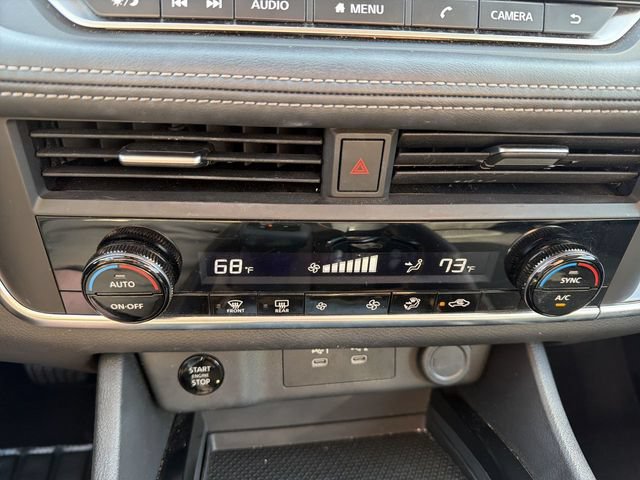 Used 2025 Nissan Rogue SV FWD image 19