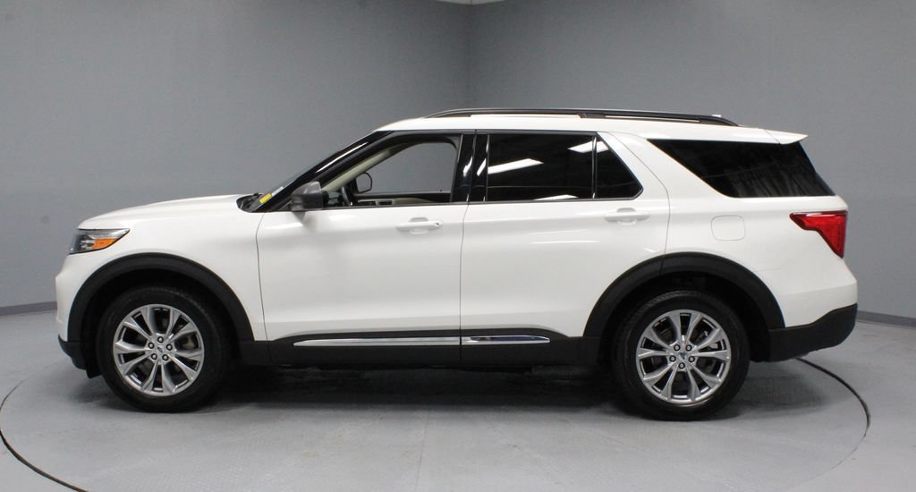 Certified 2023 Ford Explorer XLT w/ Equipment Group 202A AWD/4WD image 7