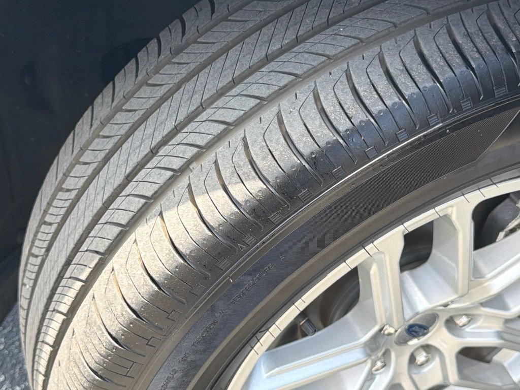 Certified 2025 Ford Explorer Active RWD image 22