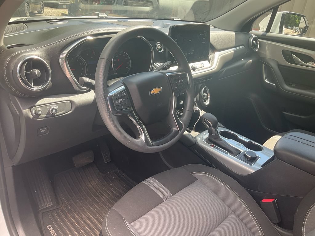 Used 2023 Chevrolet Blazer LT FWD image 15