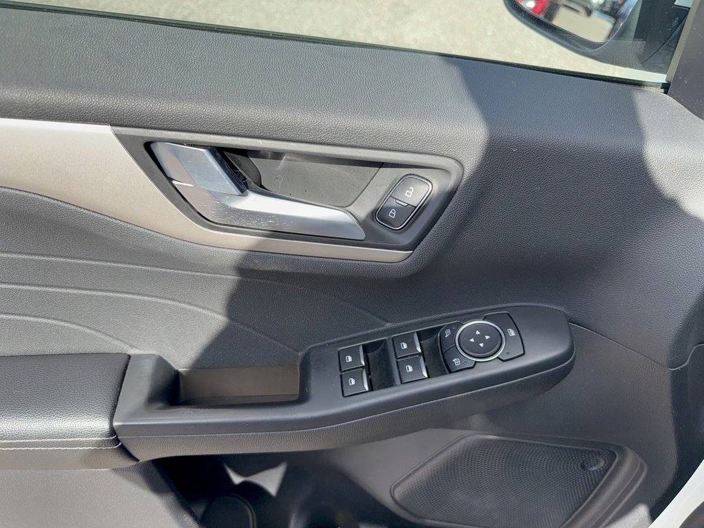 Certified 2022 Ford Escape SEL image 9