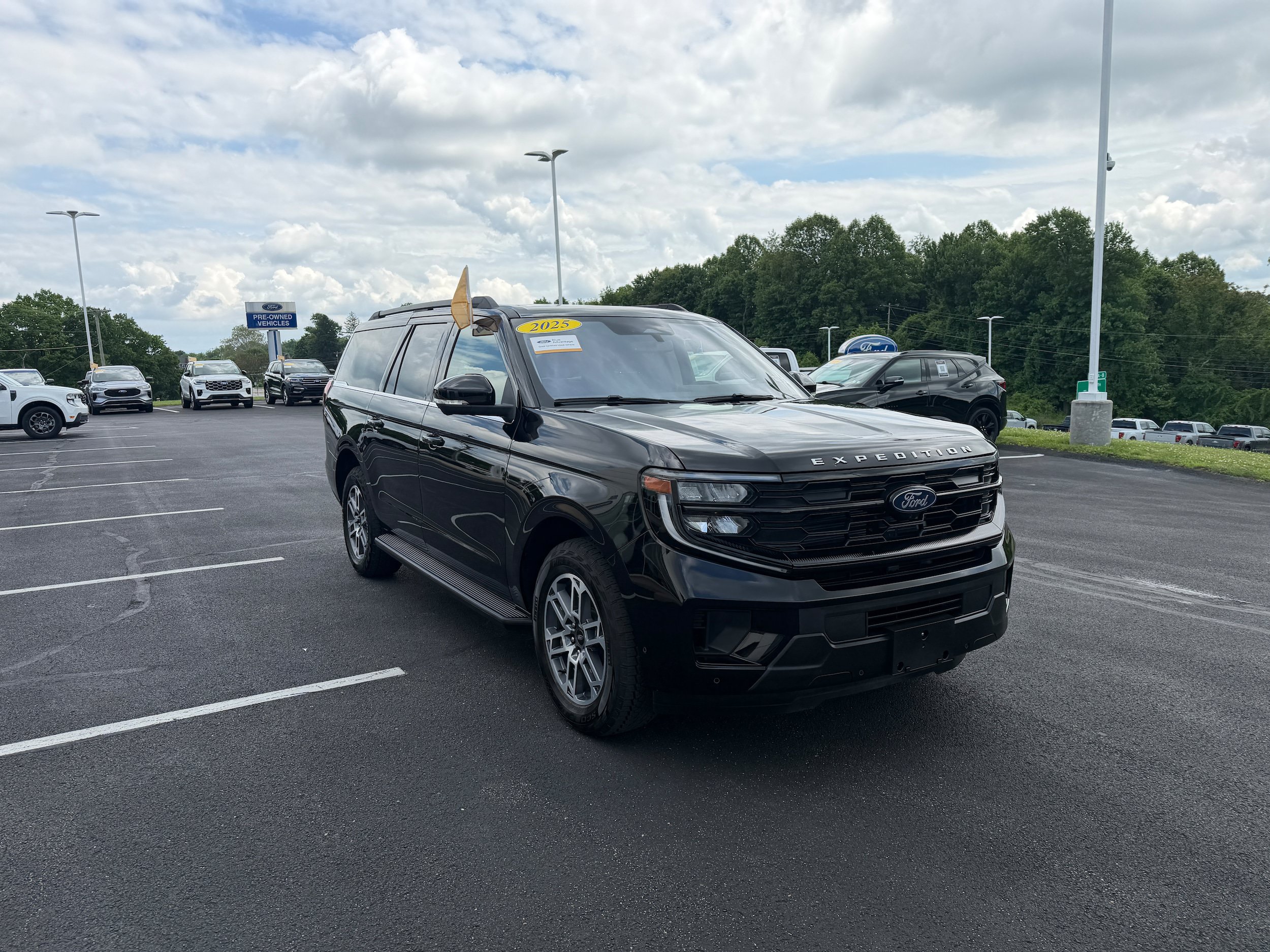 Certified 2025 Ford Expedition Max Active AWD/4WD image 4