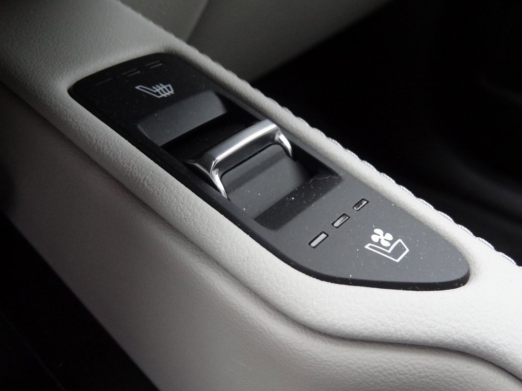 Used 2025 Kia Telluride EX image 8