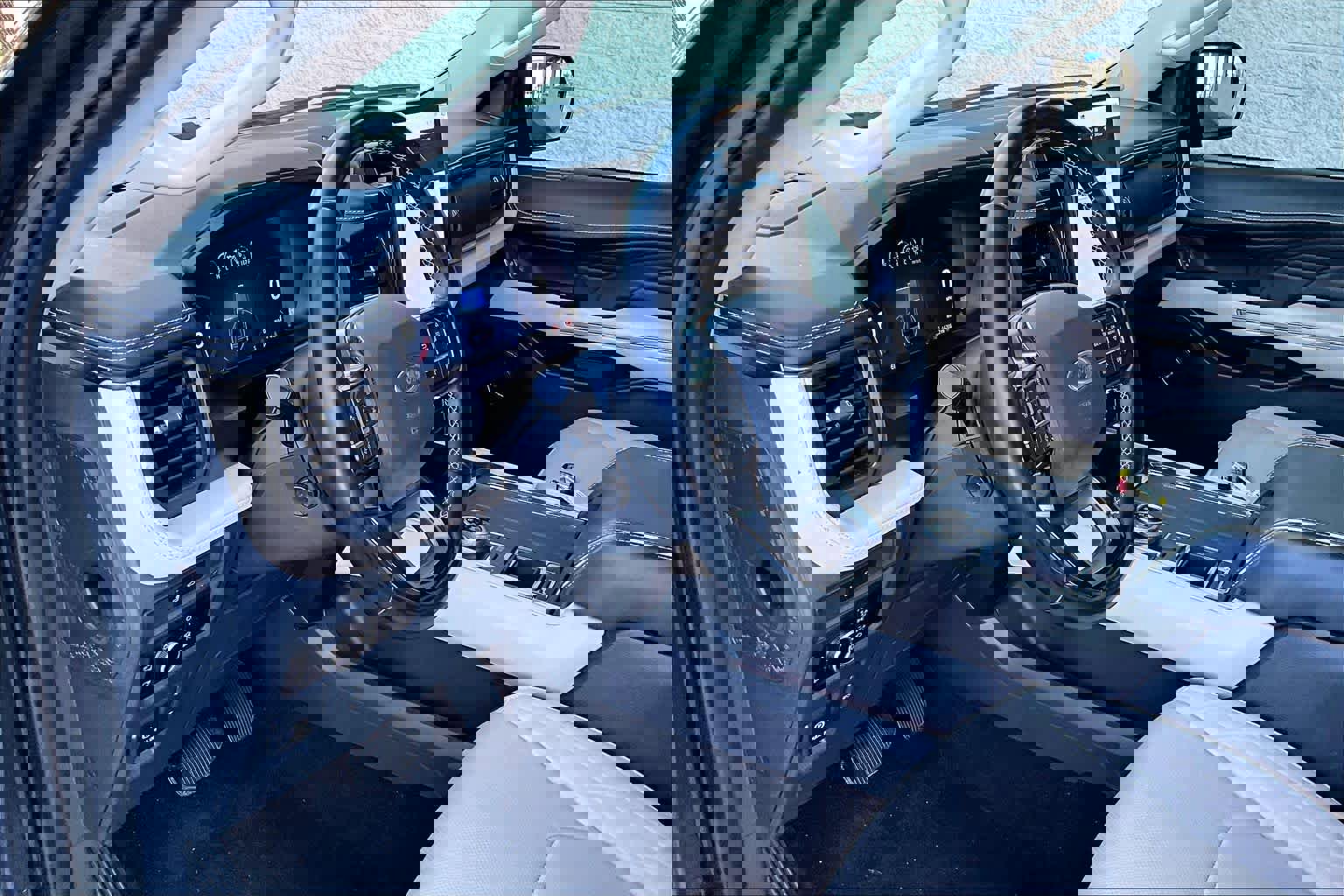 Certified 2023 Ford Expedition Platinum image 17