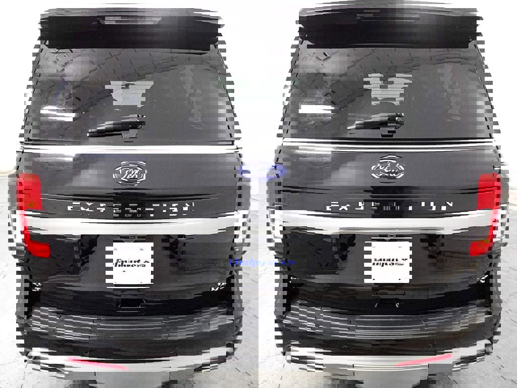 Certified 2024 Ford Expedition Max XLT image 3