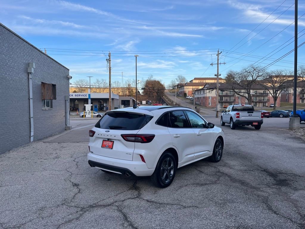 Certified 2024 Ford Escape ST-Line w/ Tech Pack #1 image 4