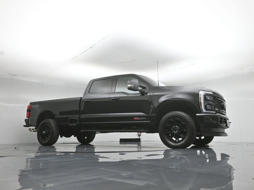 Certified 2025 Ford F350 Lariat w/ Black Appearance Package AWD/4WD image 4