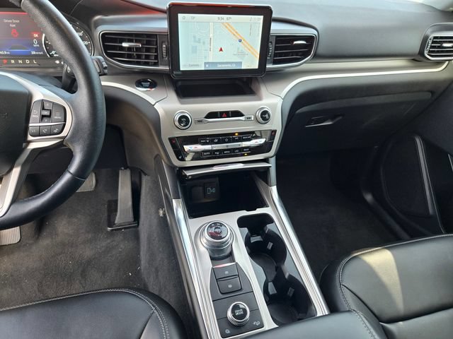 Certified 2022 Ford Explorer XLT w/ Equipment Group 202A AWD/4WD image 17