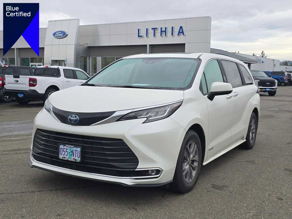 Used 2021 Toyota Sienna XLE image 1