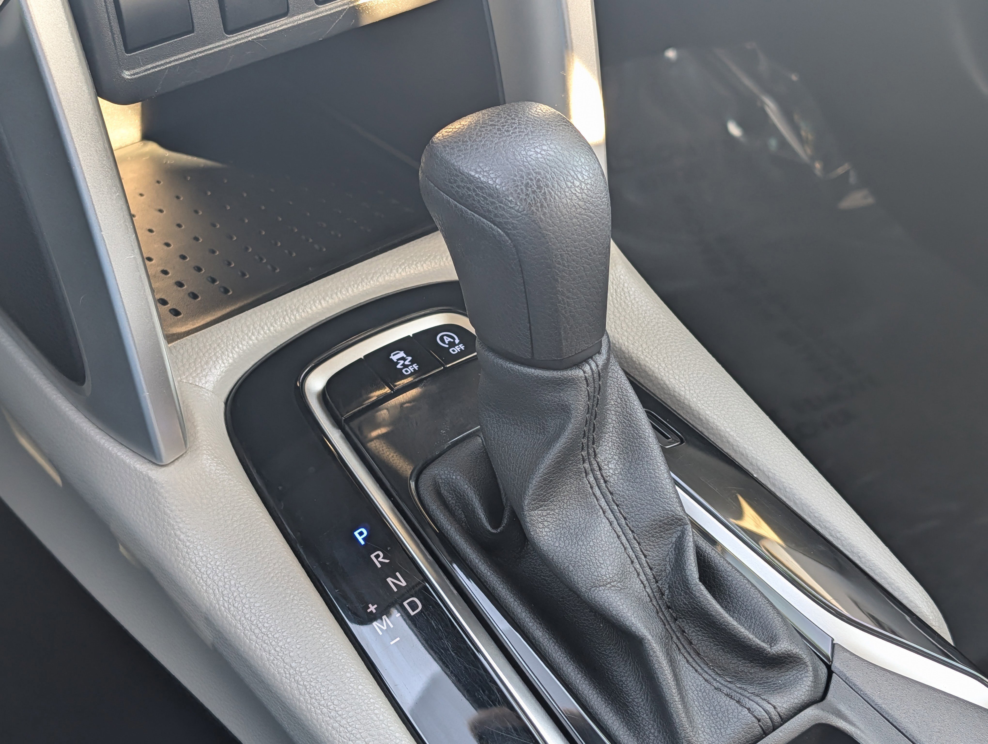 Used 2022 Toyota Corolla Cross L image 29