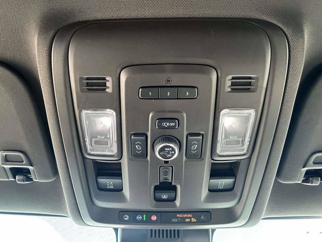 Used 2024 Chevrolet Tahoe Z71 w/ Luxury Package AWD/4WD image 9