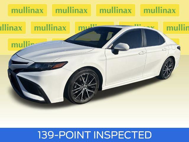 Used 2021 Toyota Camry SE w/ Cold Weather Package image 14