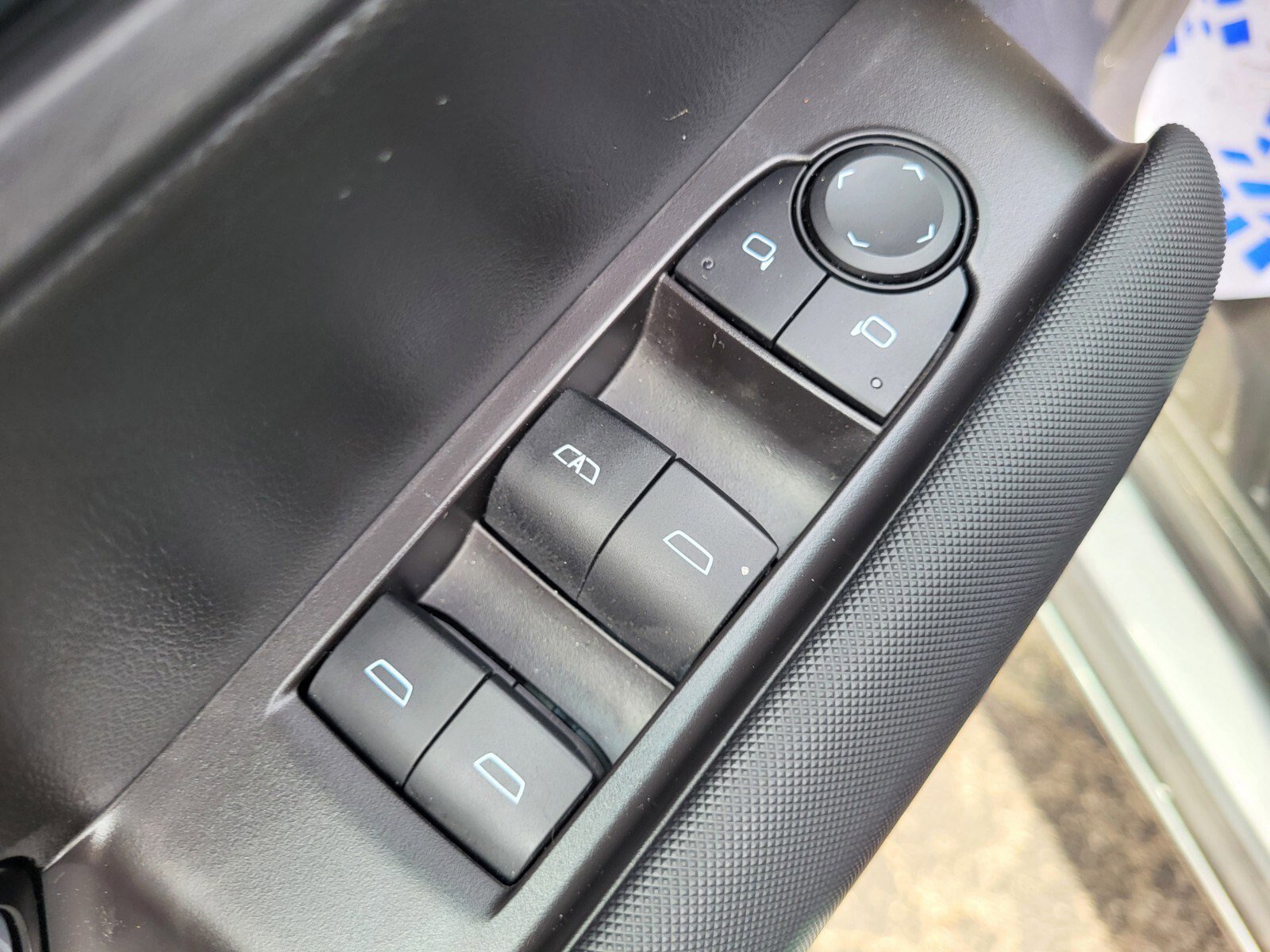 Used 2024 Chevrolet Colorado Z71 w/ Z71 Convenience Package 2 image 14