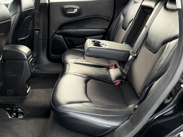Used 2017 Jeep Compass Latitude AWD/4WD image 38