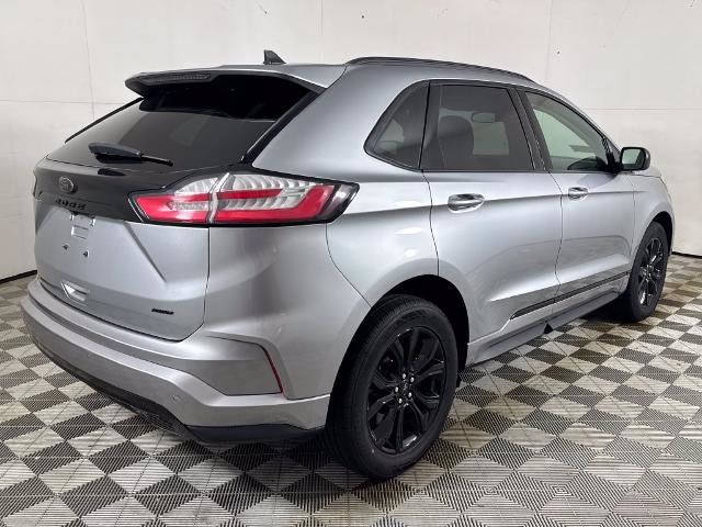 Certified 2024 Ford Edge SE w/ Black Appearance Package AWD/4WD image 3