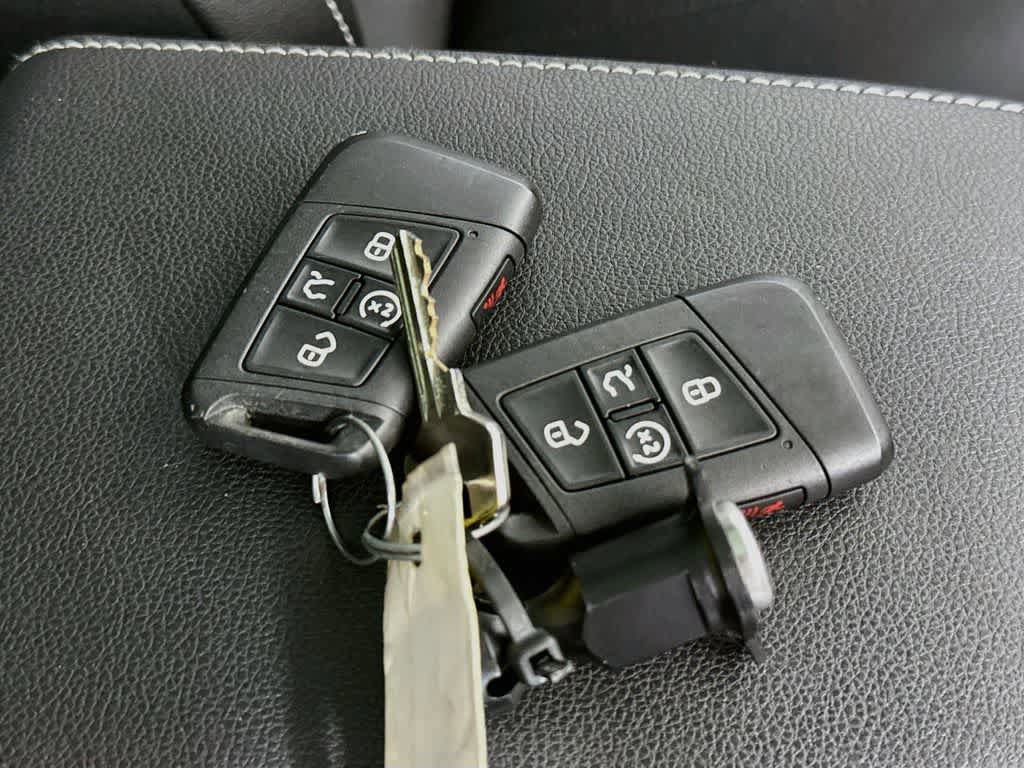 Used 2023 Volkswagen Tiguan SE R-Line FWD image 22