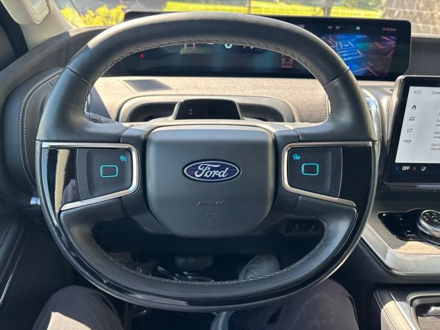 Certified 2025 Ford Expedition Platinum AWD/4WD image 20