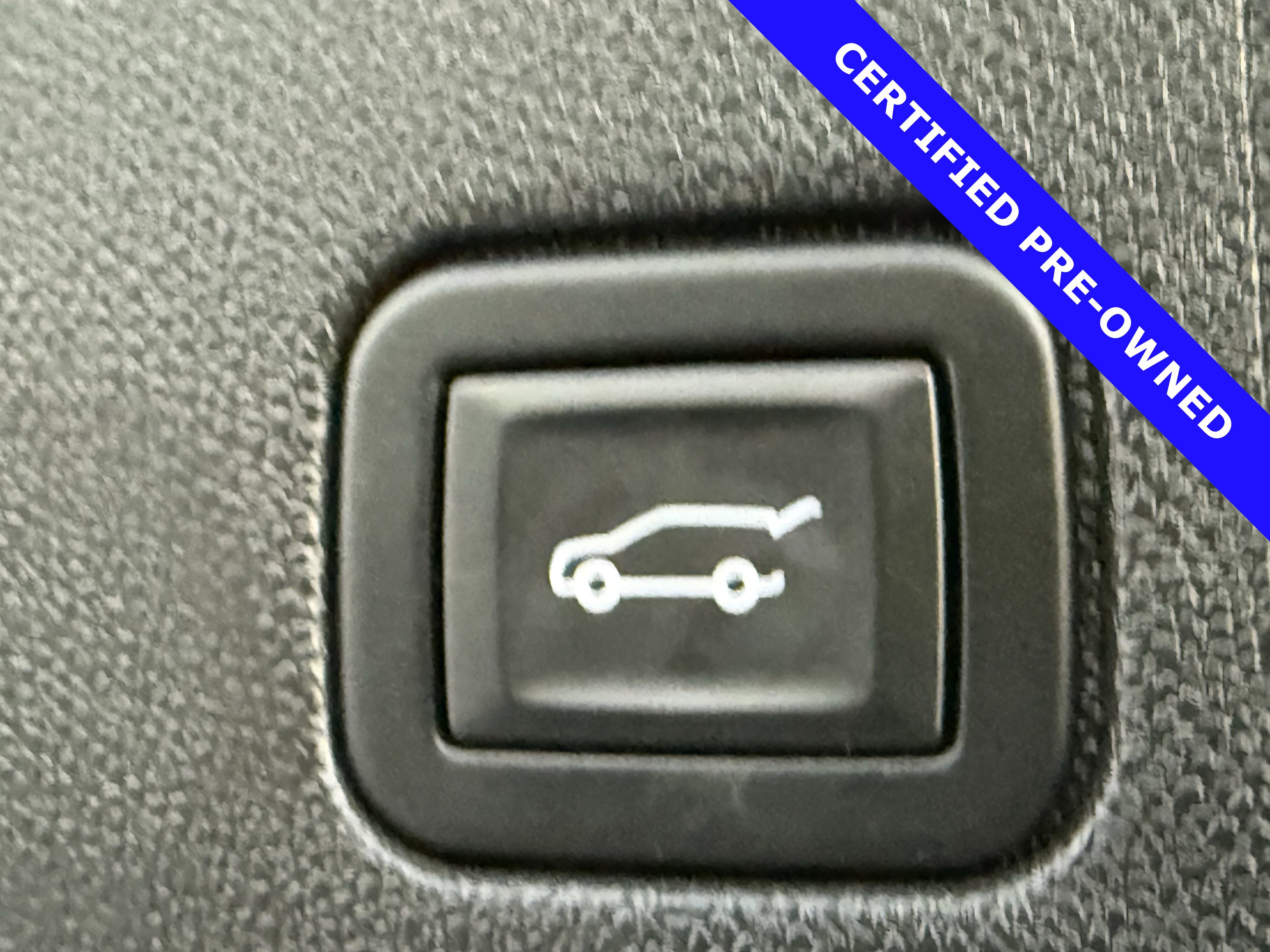 Used 2023 GMC Terrain Denali image 14