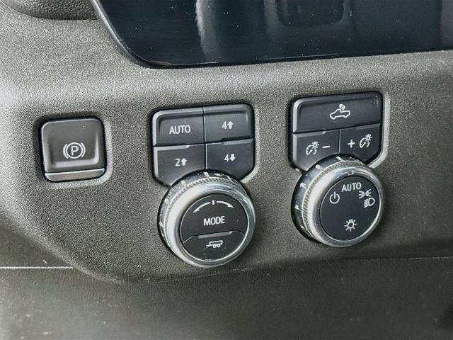 Used 2023 GMC Sierra 1500 SLE w/ X31 Off-Road Package AWD/4WD image 10