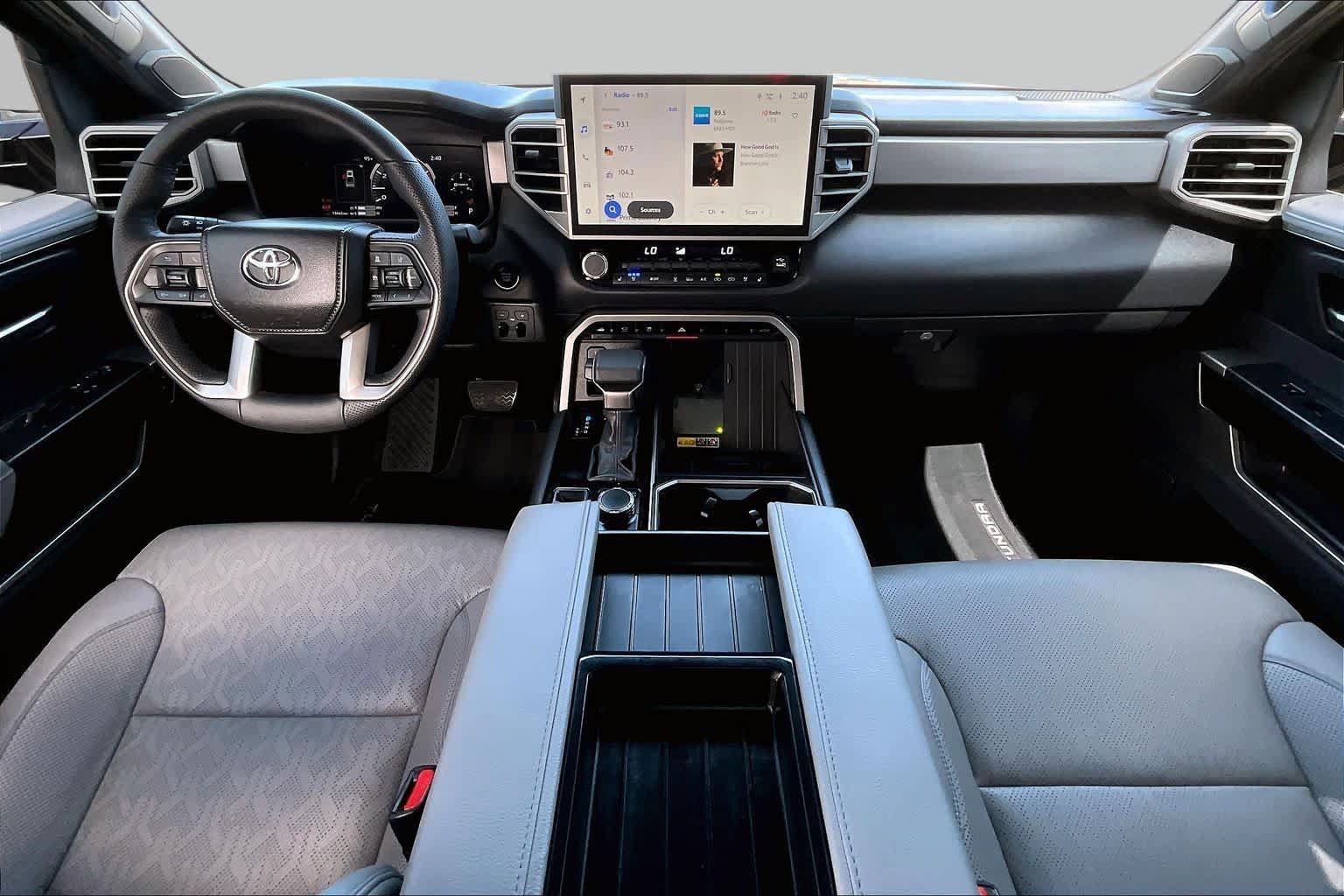 Used 2025 Toyota Tundra Limited AWD/4WD image 16