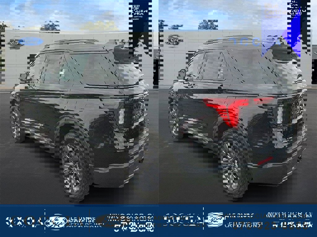 Certified 2025 Ford Explorer Active w/ Active Comfort Package image 3