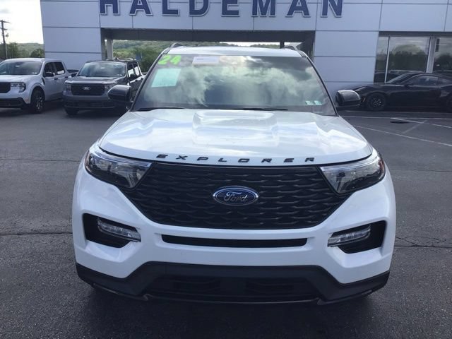 Certified 2024 Ford Explorer ST-Line w/ Class IV Trailer Tow Package AWD/4WD image 3
