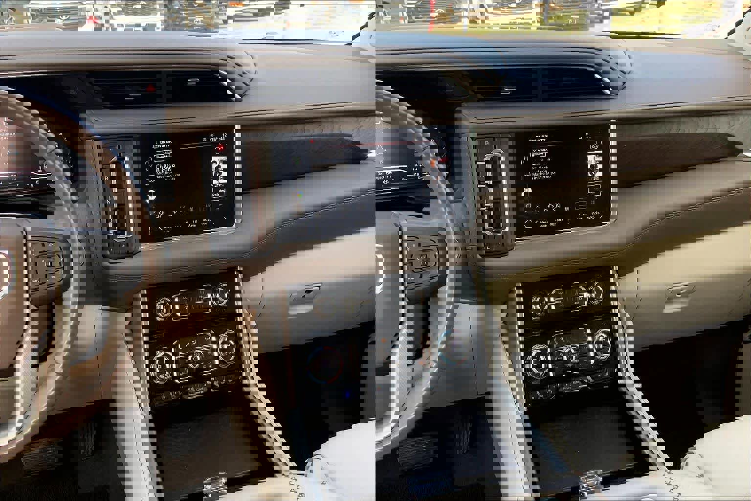 Used 2022 GMC Yukon XL Denali image 8