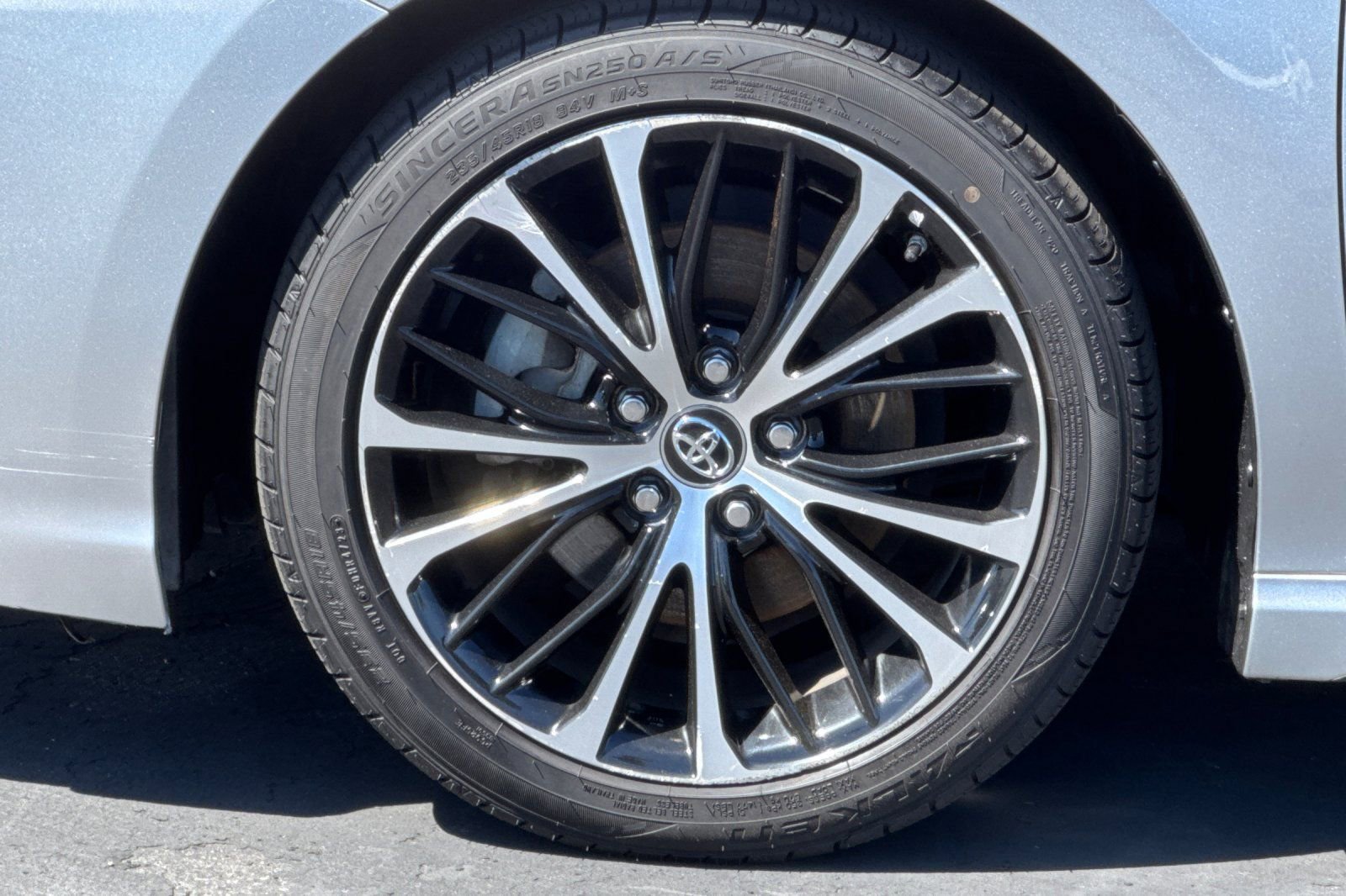 Used 2018 Toyota Camry SE w/ Audio Package FWD image 32