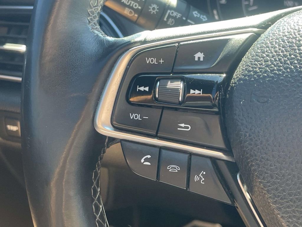 Used 2018 Honda Accord Sport image 9