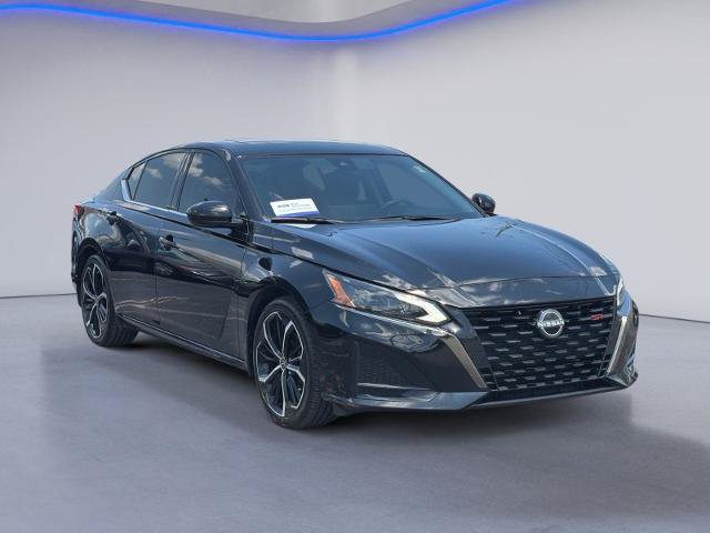 Used 2024 Nissan Altima 2.5 SR w/ SR Premium Package FWD image 4