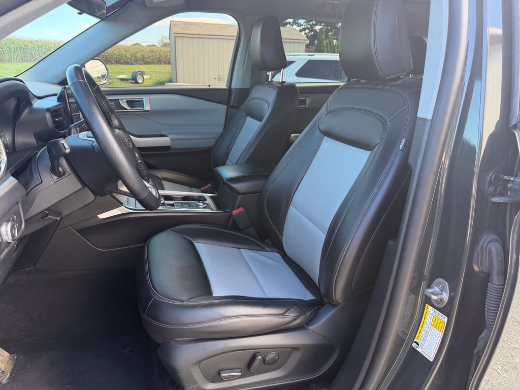Certified 2022 Ford Explorer XLT w/ Equipment Group 202A AWD/4WD image 12
