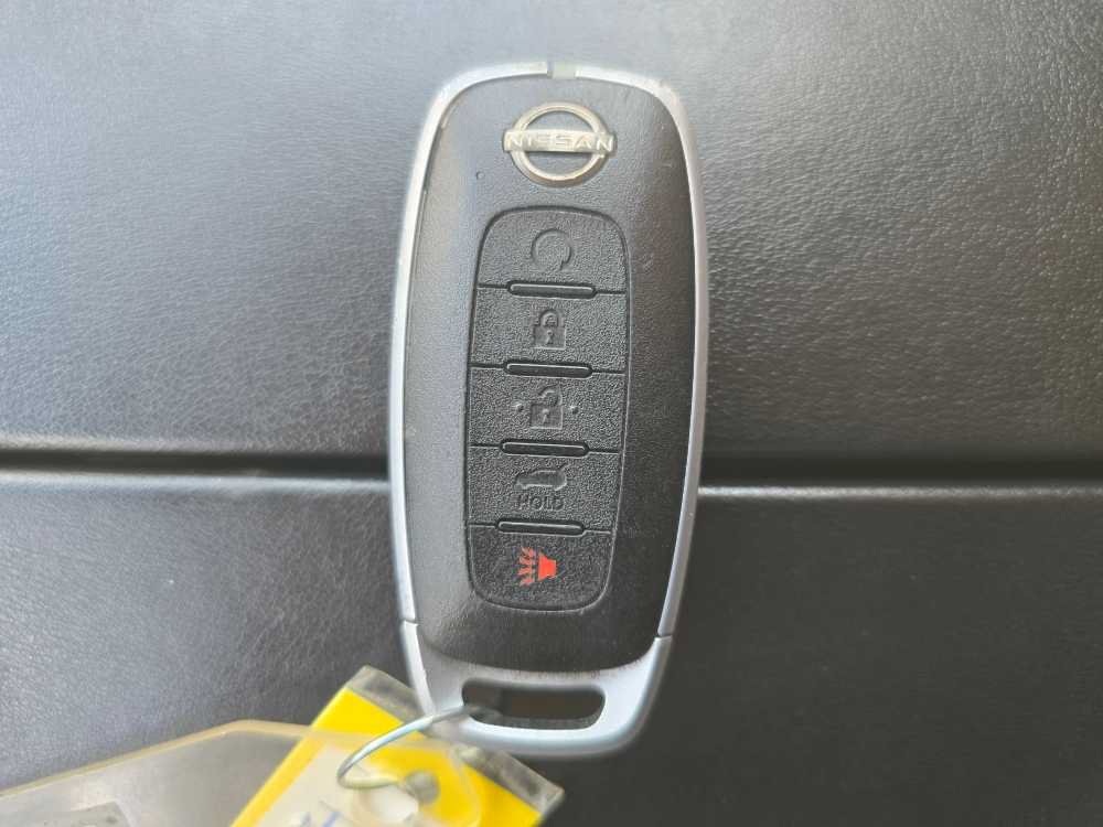 Used 2025 Nissan Rogue SV AWD/4WD image 21