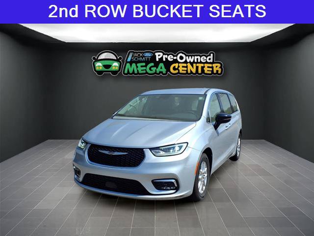 Used 2024 Chrysler Pacifica Touring-L