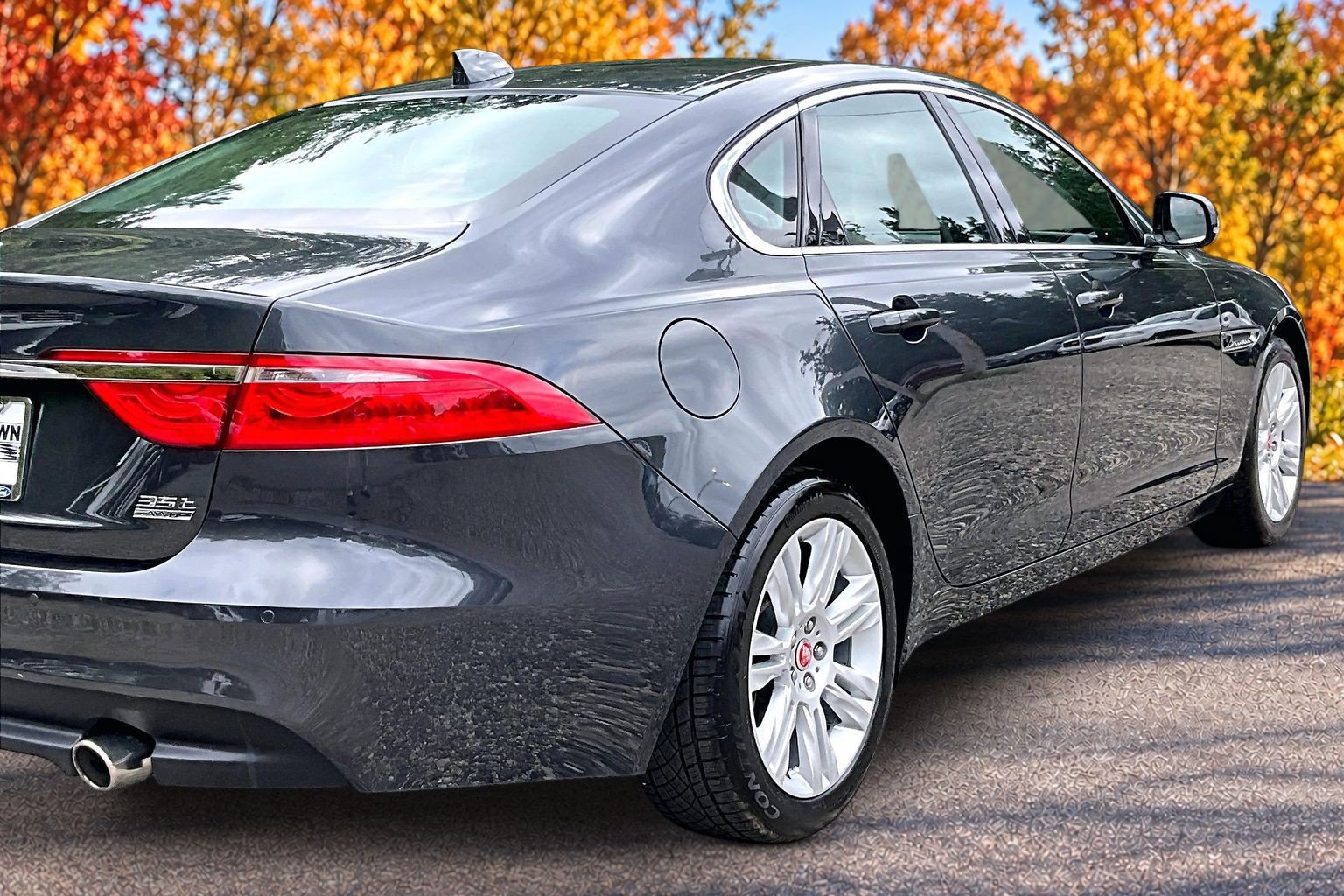 Used 2017 Jaguar XF Premium AWD/4WD image 2