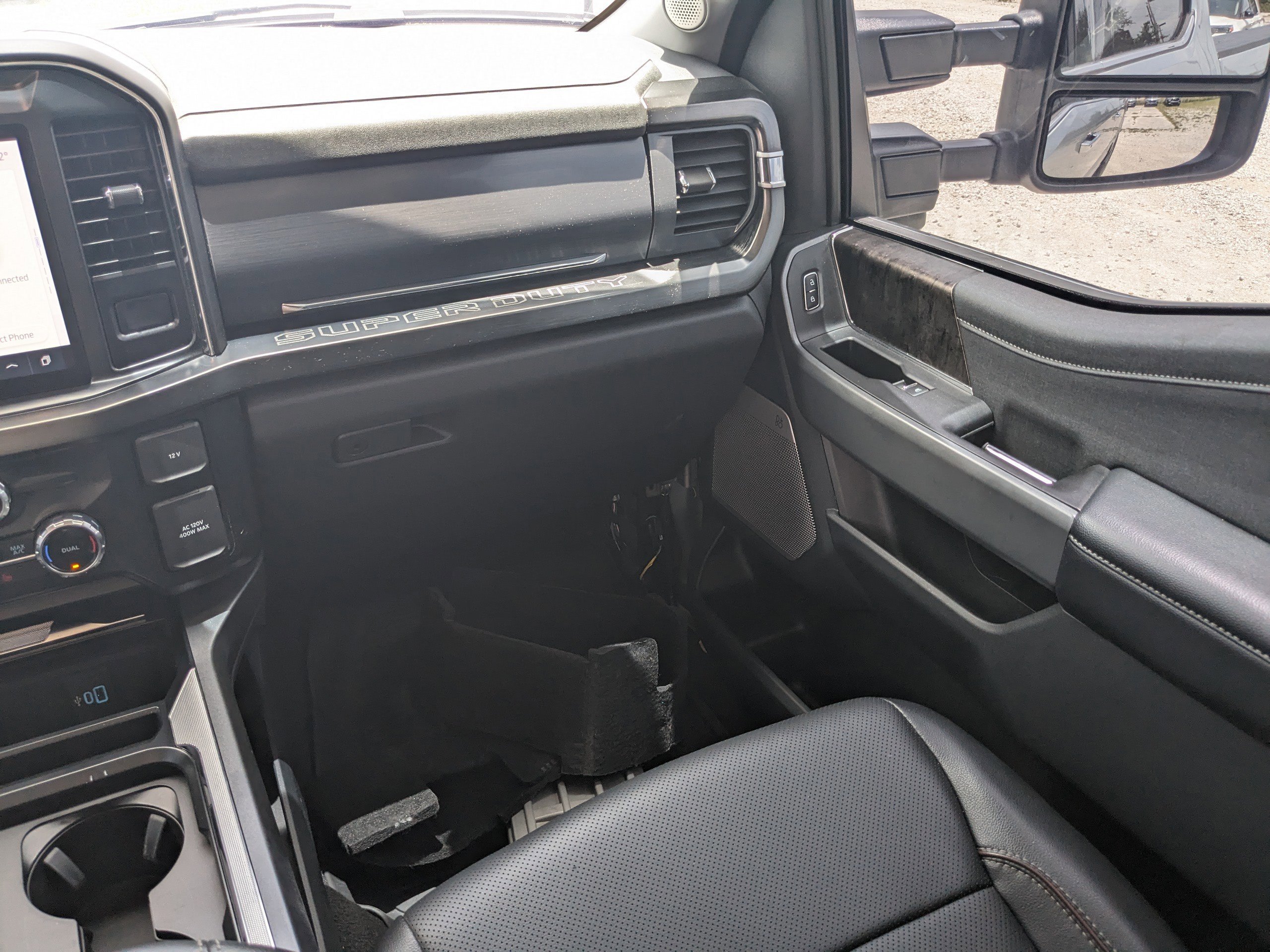 Certified 2023 Ford F250 Lariat w/ Lariat Ultimate Package image 17