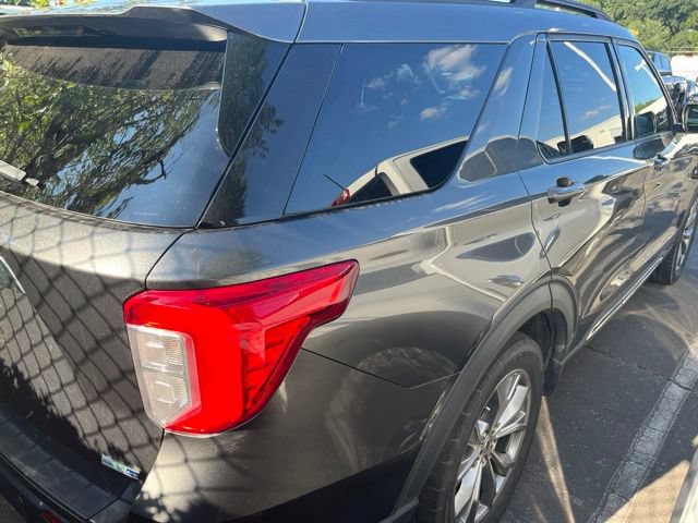 Certified 2020 Ford Explorer XLT w/ Equipment Group 202A AWD/4WD image 3