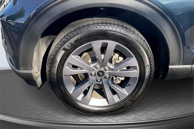 Certified 2022 Ford Explorer XLT w/ Equipment Group 202A image 9