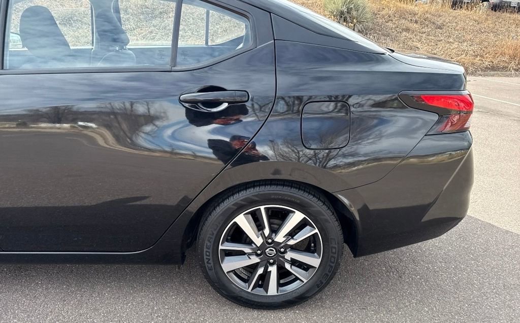 Used 2021 Nissan Versa SV image 6