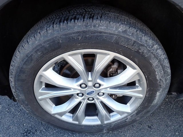 Certified 2023 Ford Explorer XLT w/ Equipment Group 202A image 12