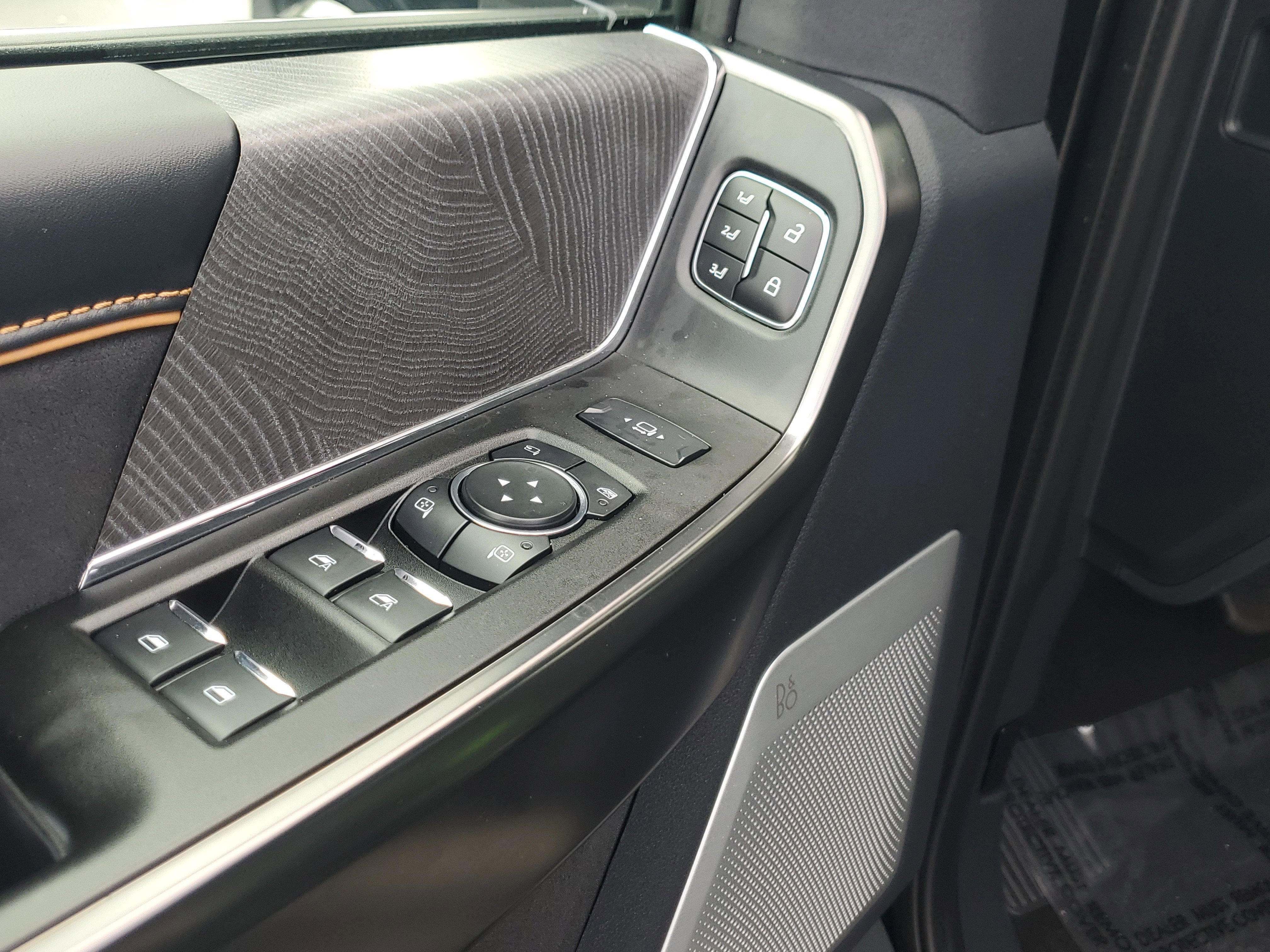 Certified 2024 Ford F450 Platinum w/ FX4 Off-Road Package image 19