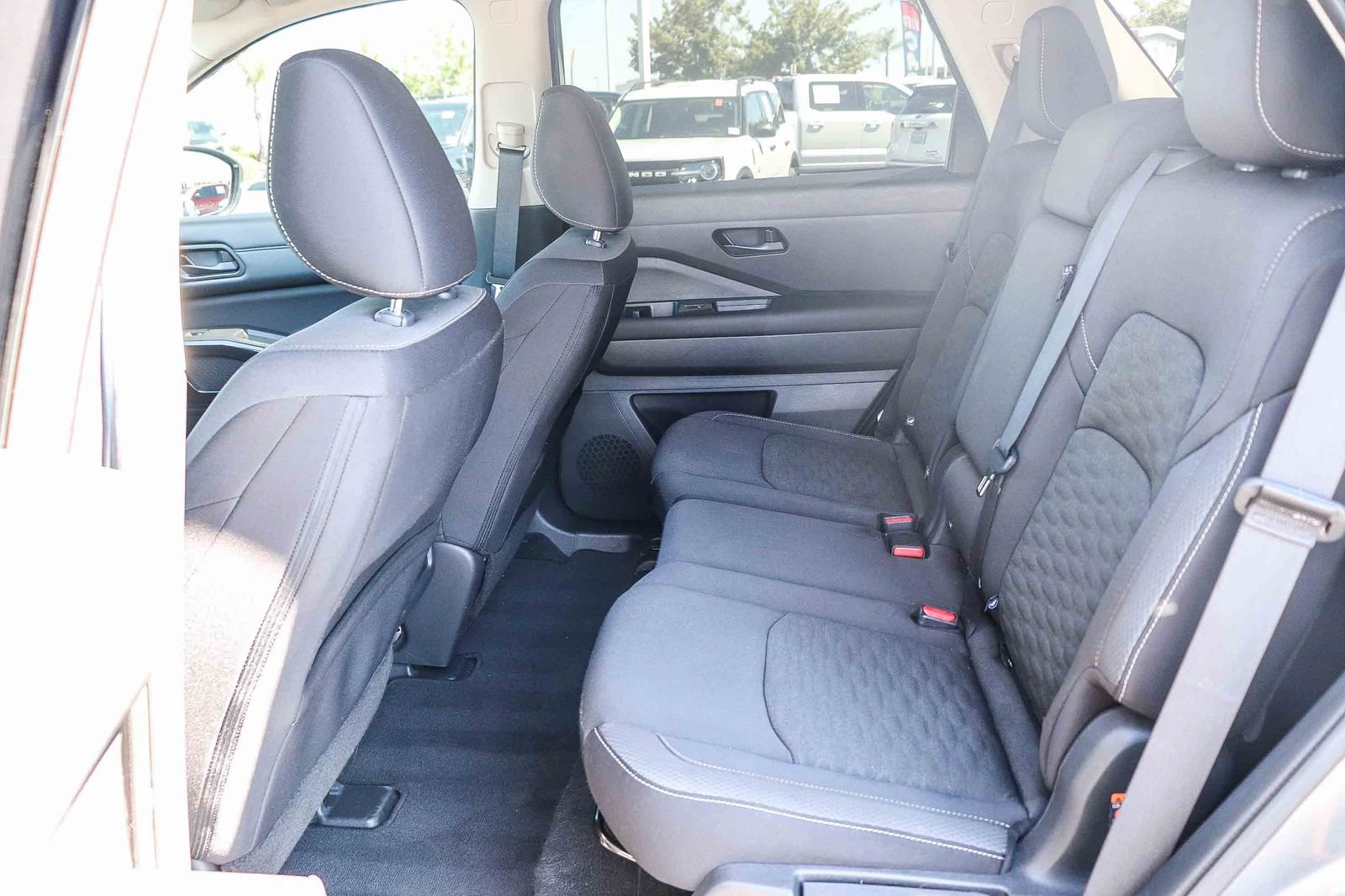 Used 2024 Nissan Pathfinder SV FWD image 17
