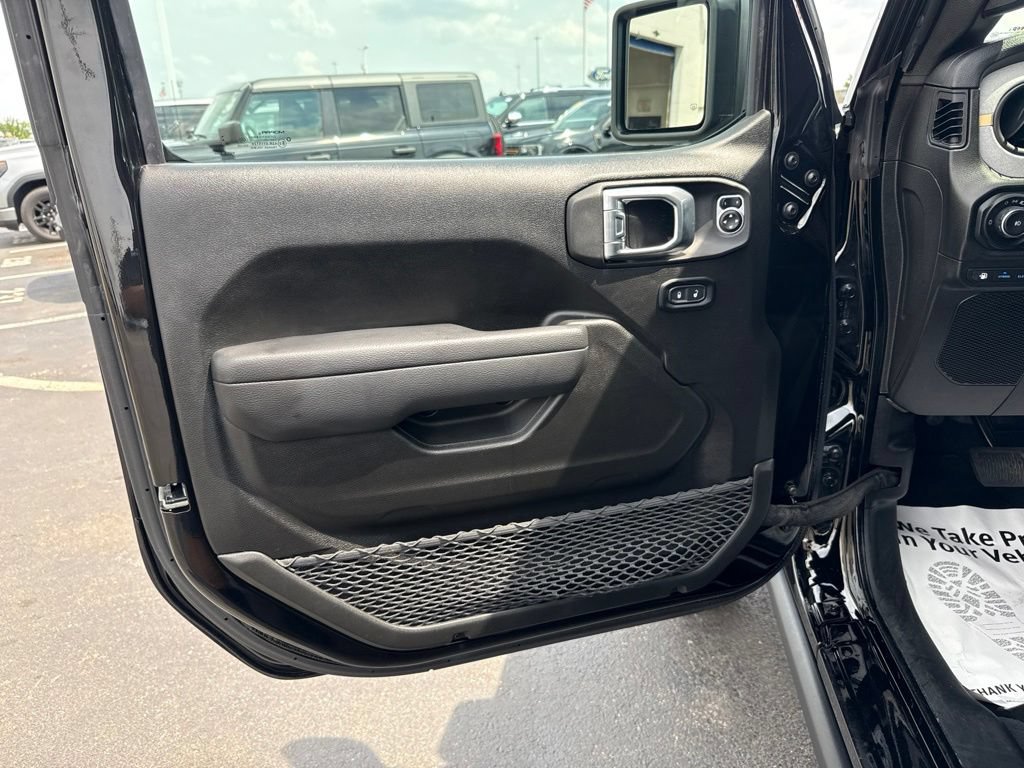 Used 2024 Jeep Wrangler Unlimited AWD/4WD image 11