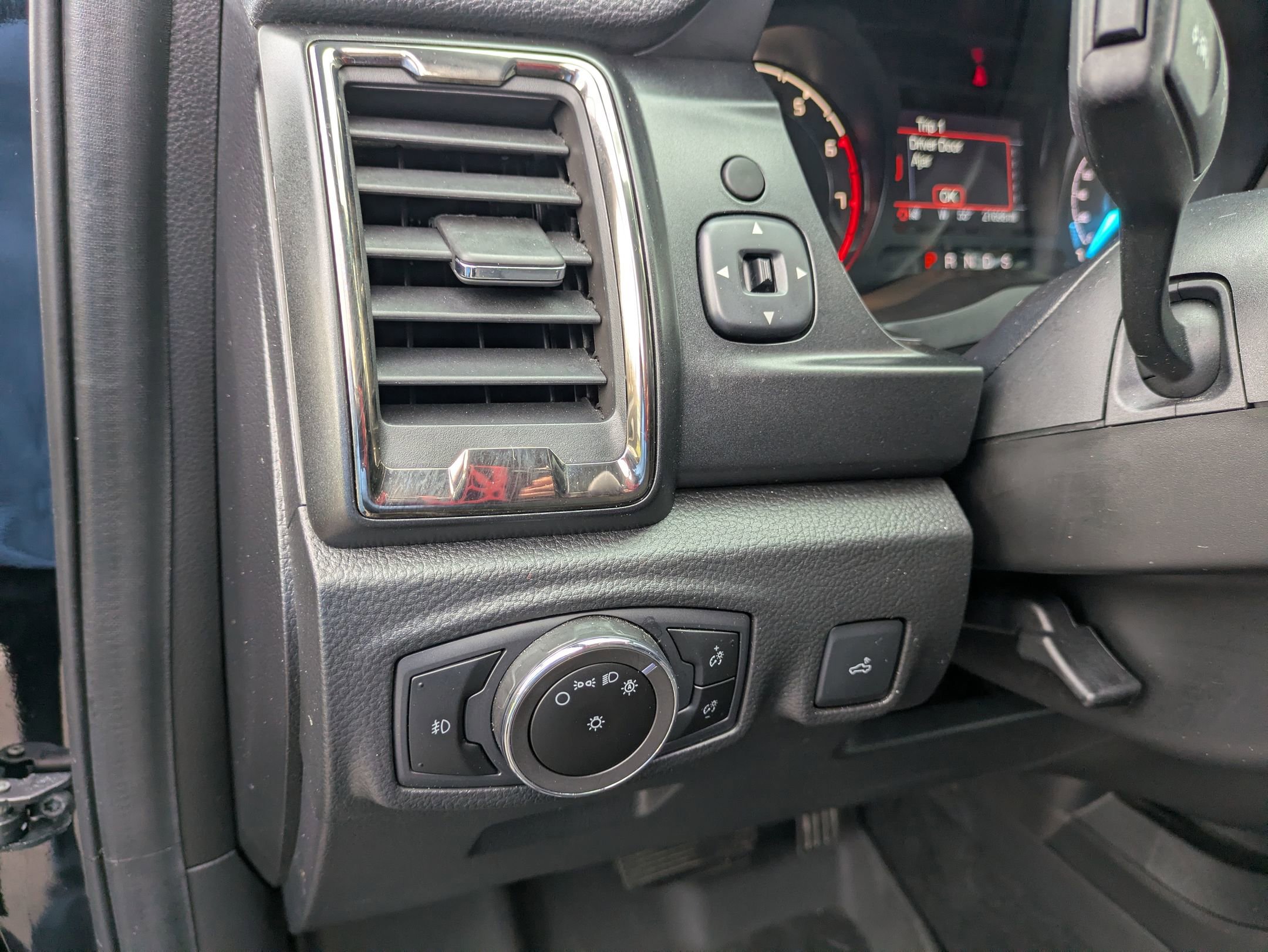 Certified 2023 Ford Ranger XLT w/ Equipment Group 301A Mid image 18