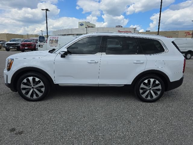 Used 2022 Kia Telluride EX w/ EX Premium Package FWD image 2