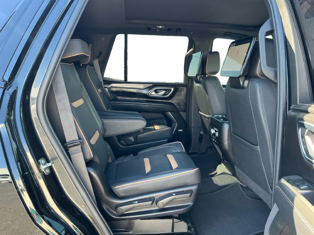 Used 2024 GMC Yukon AT4 w/ Technology Package AWD/4WD image 23
