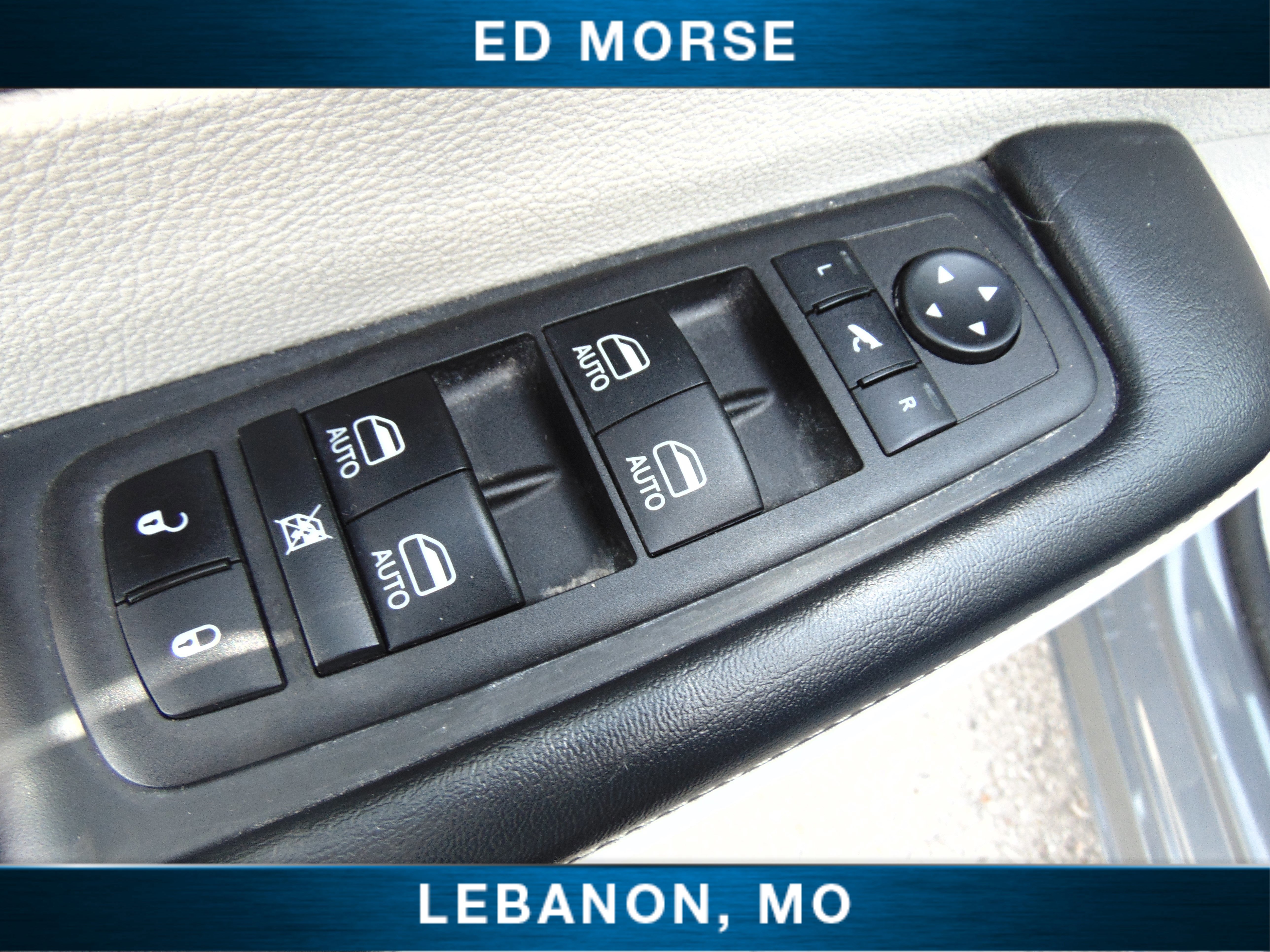 Used 2023 Chrysler Pacifica Limited image 17