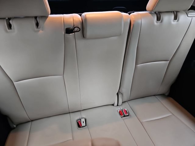 Used 2021 Toyota Highlander Platinum FWD image 14